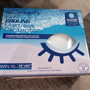 Premium Cooling Mattress Protector - White (Twin XL)